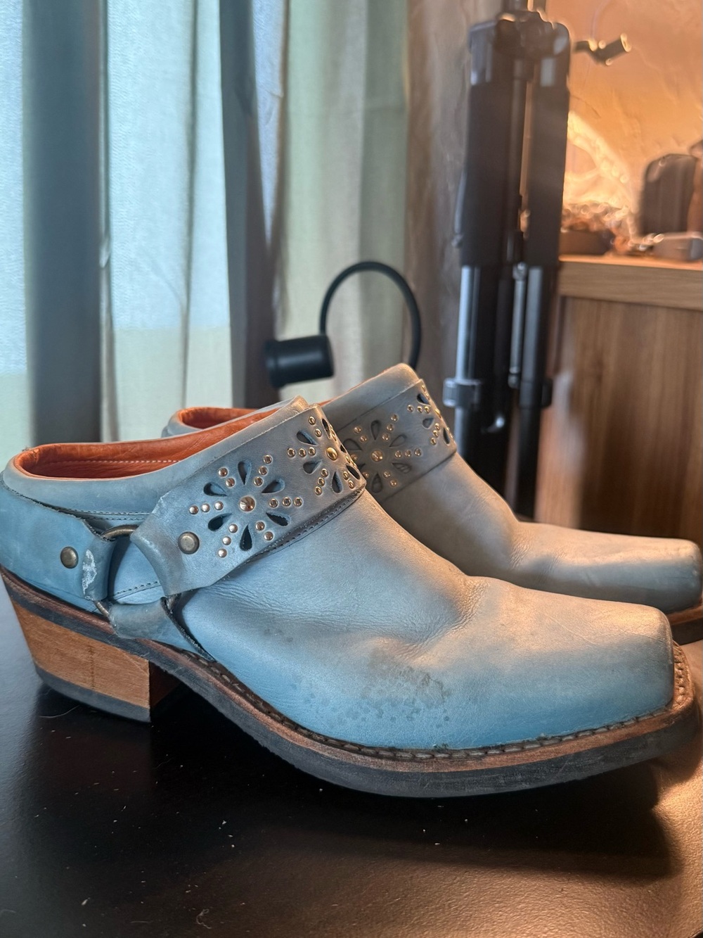 Rare vintage Frye Light Blue Leather Clog Mules with Stud Detail